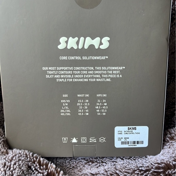 Skims core control thong L/XL - Picture 1 of 2